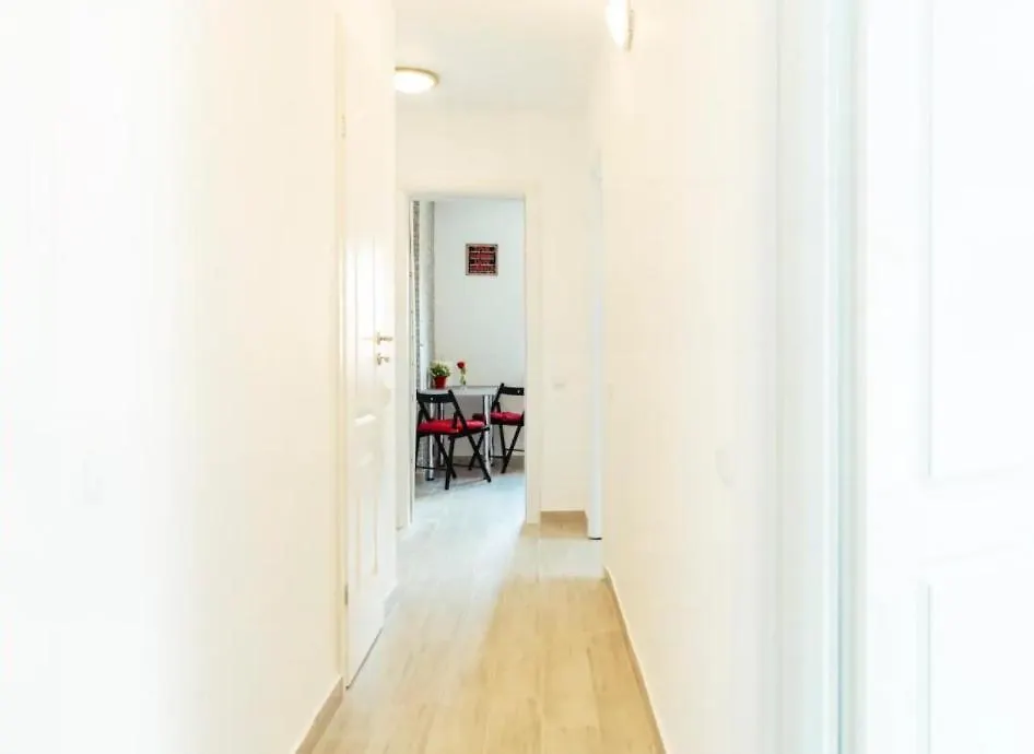 Central Apartment Lime Bucarest