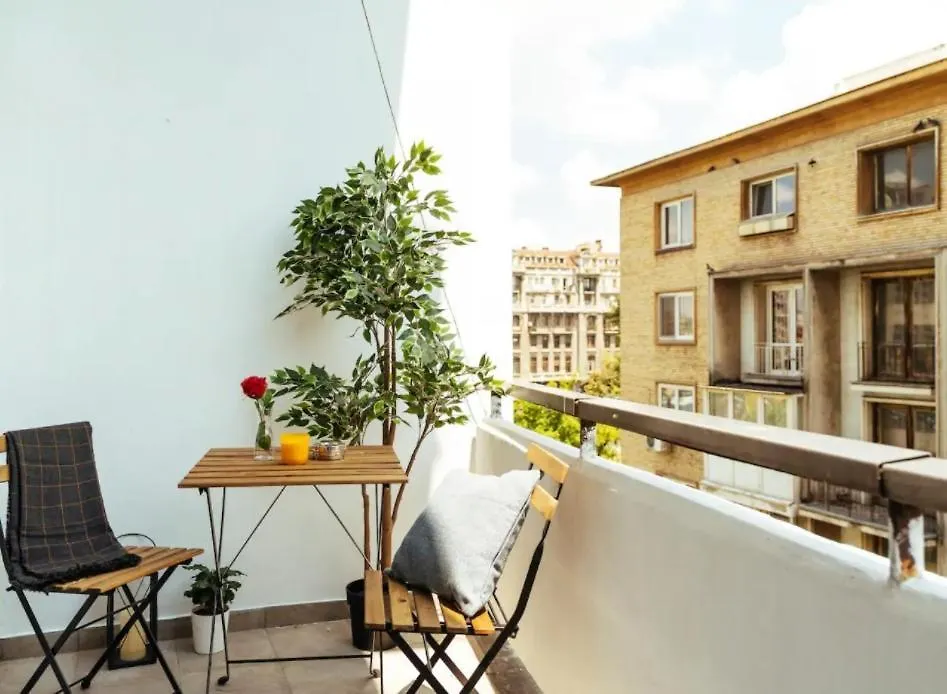 Central Apartment Lime Bucarest